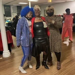 Meet your Posher, Maxine